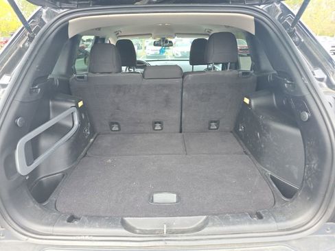 Used 2016 Jeep Cherokee Latitude w/ Cold Weather Group image 28