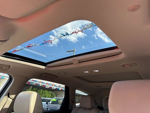 Used 2019 Buick Enclave Essence AWD/4WD image 25