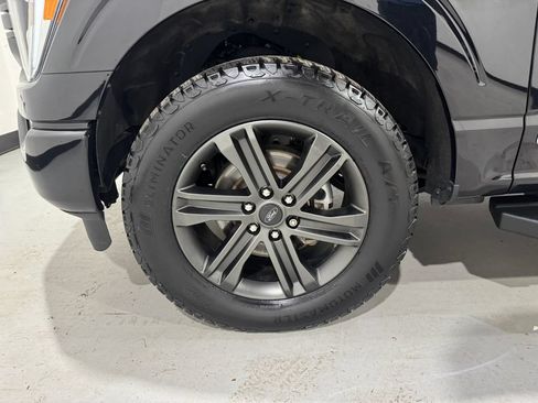 Used 2022 Ford F150 XLT w/ Equipment Group 302A High AWD/4WD image 9