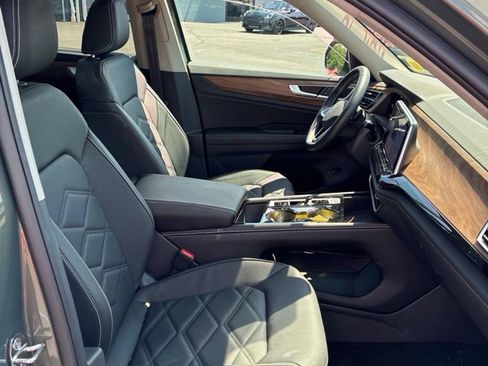Used 2026 Volkswagen Atlas SE AWD/4WD image 12