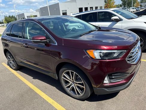 Used 2022 Ford Edge Titanium w/ Class II Trailer Tow Package AWD/4WD image 3