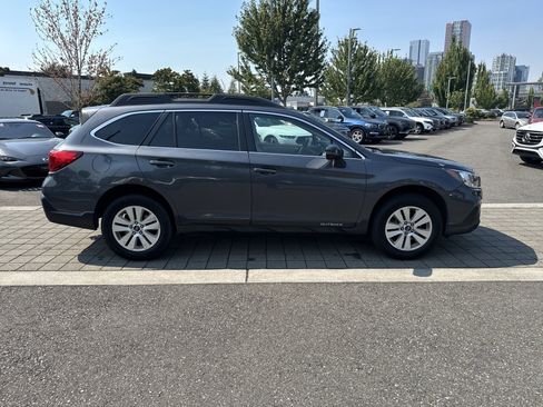 Used 2018 Subaru Outback 2.5i Premium AWD/4WD image 5