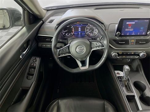 Used 2020 Nissan Altima 2.5 SR w/ Premium Package image 23