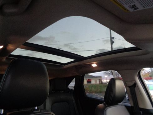 Used 2020 Ford Escape SEL image 10