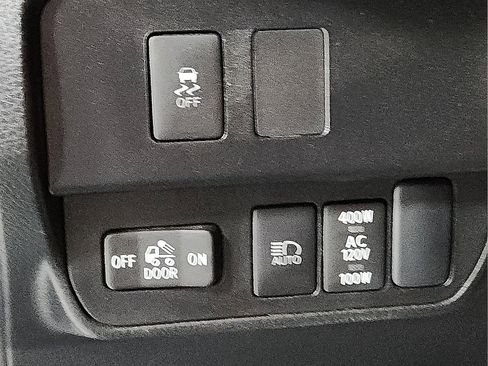 Certified 2022 Toyota Tacoma TRD Off-Road image 15