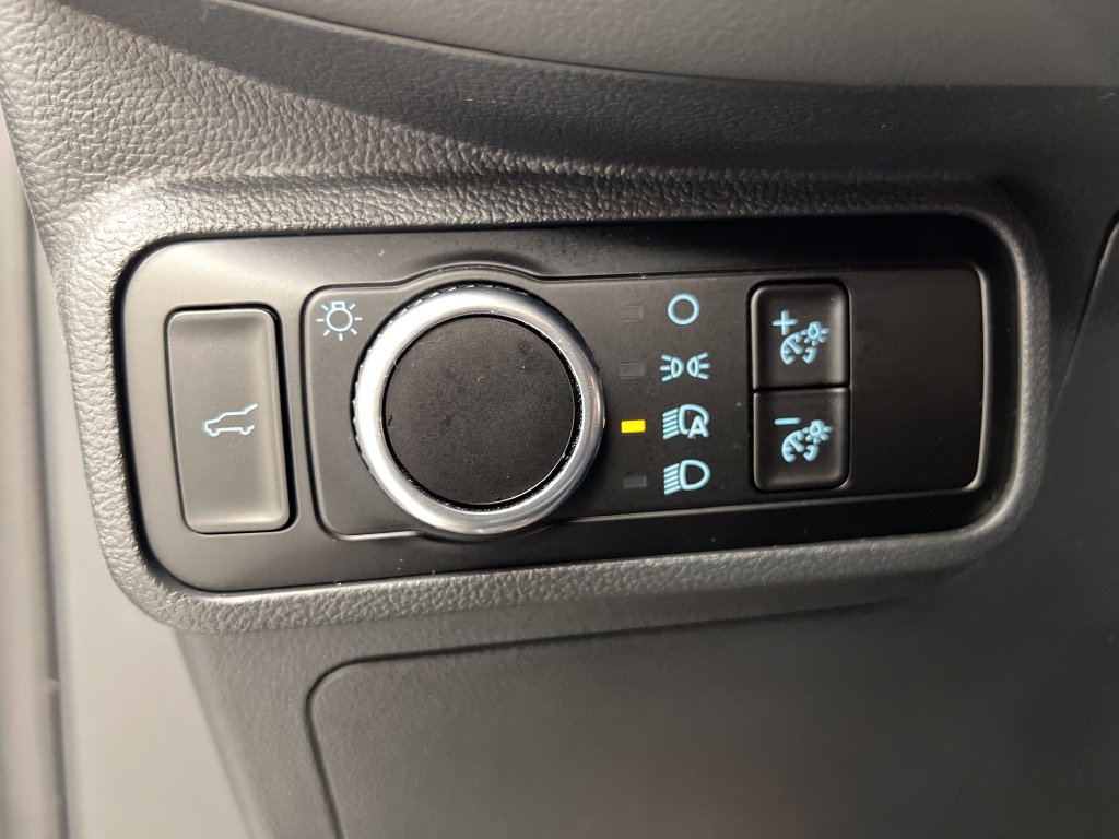 Used 2025 Ford Explorer Active AWD/4WD image 55