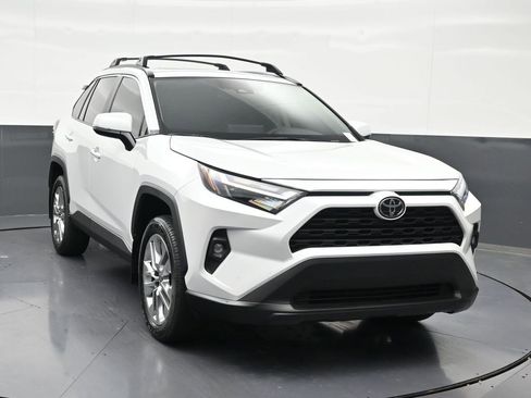 Used 2025 Toyota RAV4 XLE Premium w/ Weather Package FWD image 8
