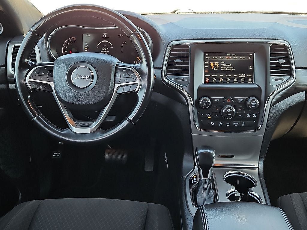 Used 2021 Jeep Grand Cherokee Laredo RWD image 18