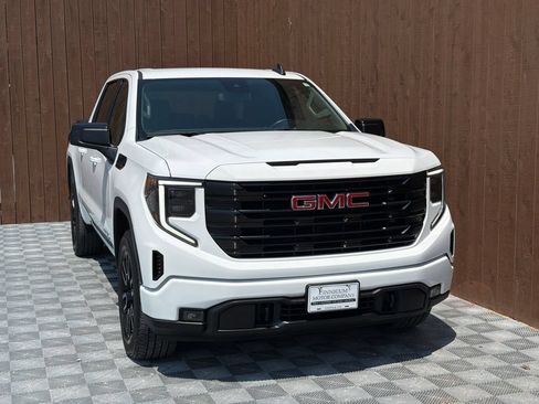 Used 2024 GMC Sierra 1500 Elevation AWD/4WD image 13