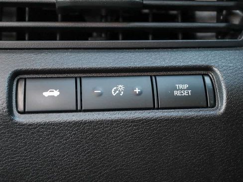 Used 2024 Nissan Altima 2.5 SV FWD image 25