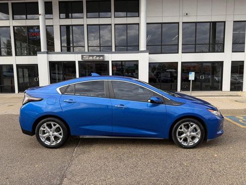 Used 2017 Chevrolet Volt Premier w/ Driver Confidence II Package image 4