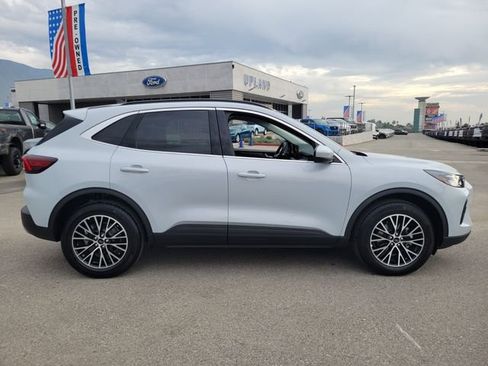 Used 2025 Ford Escape Base image 7
