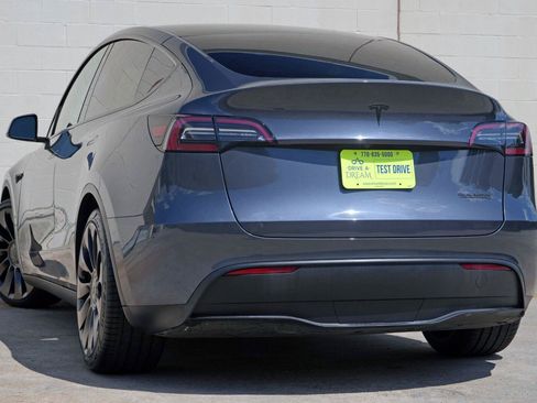 Used 2023 Tesla Model Y Performance AWD/4WD image 5