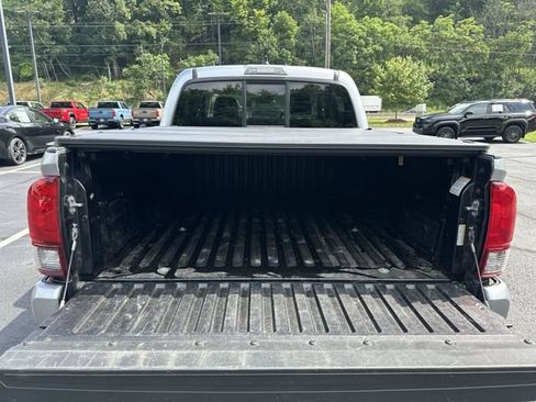 Used 2023 Toyota Tacoma SR AWD/4WD image 22