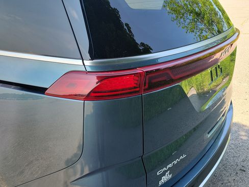 Used 2024 Kia Carnival SX Prestige FWD image 11