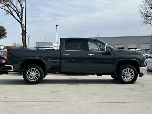 Used 2025 Chevrolet Silverado 2500 LTZ w/ LTZ Convenience Package image 3