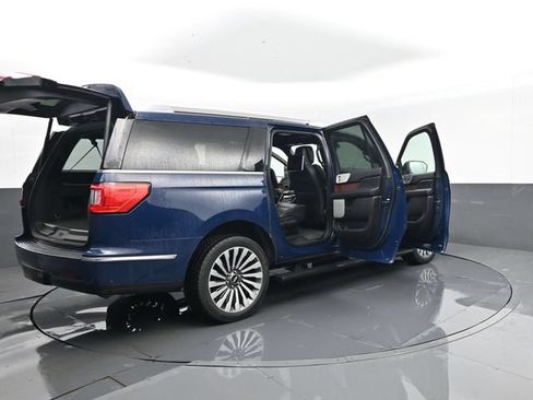 Used 2019 Lincoln Navigator L Reserve AWD/4WD image 38