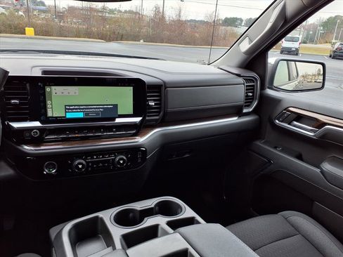 Used 2023 Chevrolet Silverado 1500 LT image 24