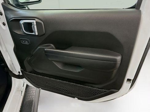 Used 2024 Jeep Wrangler Sport S image 32