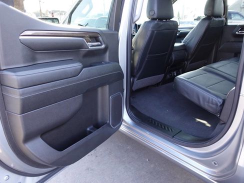 Used 2024 Chevrolet Silverado 1500 LT image 20