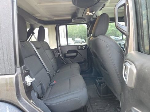 Used 2019 Jeep Wrangler Unlimited Sport S AWD/4WD image 10