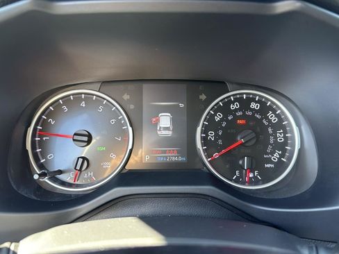 Used 2021 Toyota RAV4 XLE Premium image 14