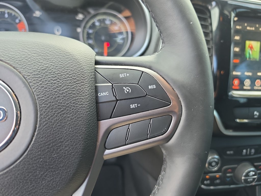 Used 2019 Jeep Cherokee Limited FWD image 24
