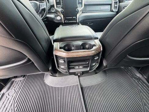 Used 2019 RAM 1500 Laramie AWD/4WD image 12