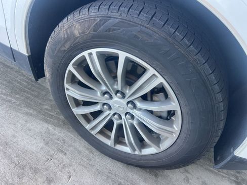 Used 2017 Cadillac XT5 Luxury w/ Driver Awareness Package image 8