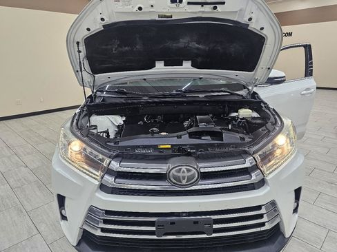 Used 2019 Toyota Highlander Limited Platinum FWD image 44