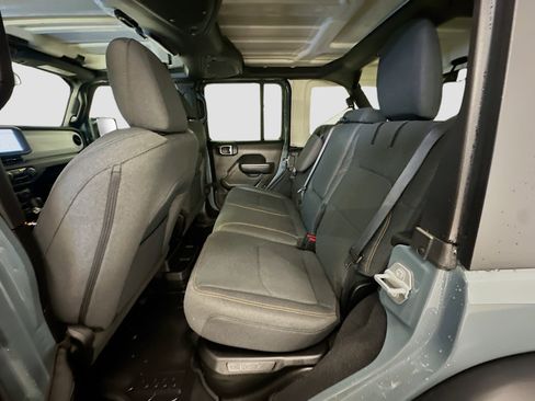 Used 2025 Jeep Wrangler Willys image 28