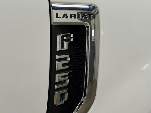 Used 2021 Ford F250 Lariat w/ Chrome Package AWD/4WD image 16
