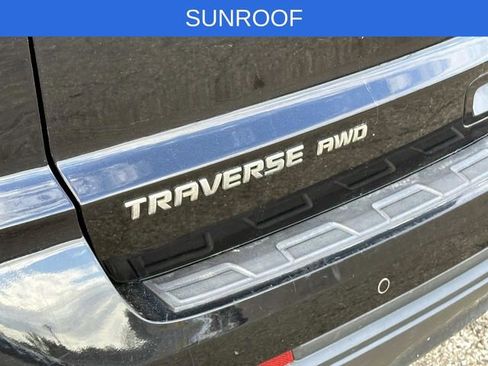 Certified 2017 Chevrolet Traverse LT w/ Style and Technology Package image 9