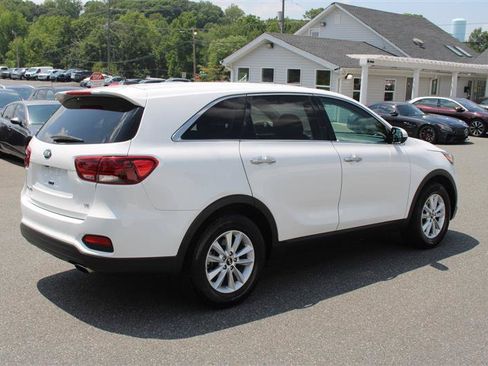 Used 2019 Kia Sorento FWD V6 image 8