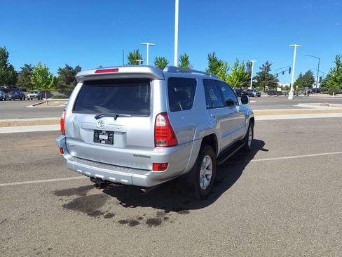 Used 2005 Toyota 4Runner 4WD image 3