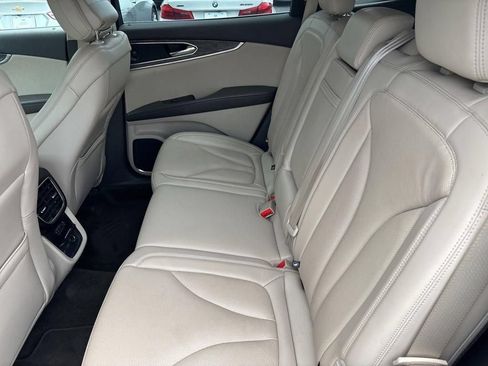 Used 2020 Lincoln Nautilus Reserve w/ Equipment Group 201A AWD/4WD image 9