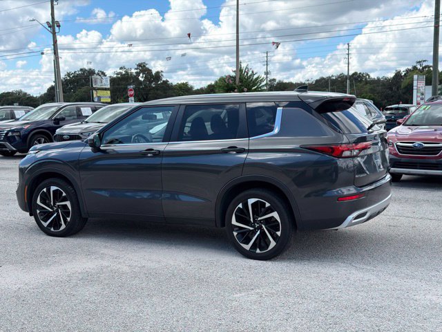 Used 2024 Mitsubishi Outlander SE FWD image 3