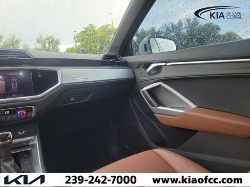 Used 2020 Audi Q3 2.0T Premium w/ Convenience Package AWD/4WD image 18