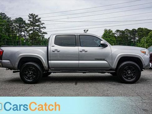 Used 2020 Toyota Tacoma SR5 RWD image 9