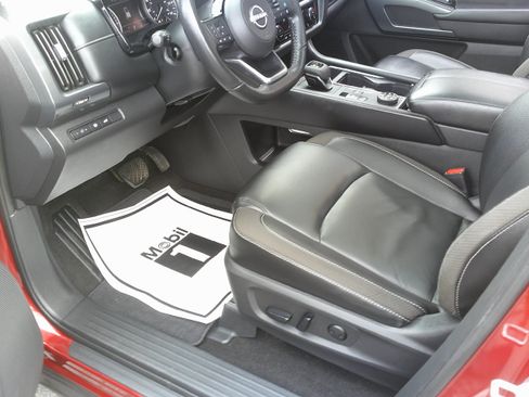 Used 2023 Nissan Pathfinder SL w/ SL Premium Package AWD/4WD image 19