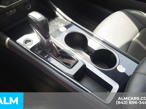 Used 2024 Nissan Altima 2.5 SR FWD image 10