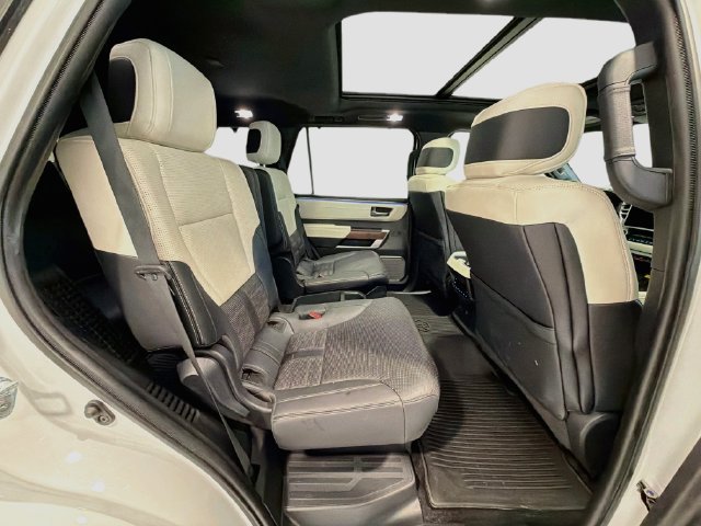 Used 2024 Toyota Sequoia Capstone AWD/4WD image 23