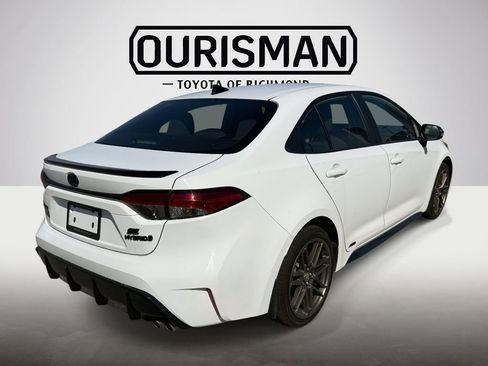 Certified 2024 Toyota Corolla SE w/ Convenience Package image 5