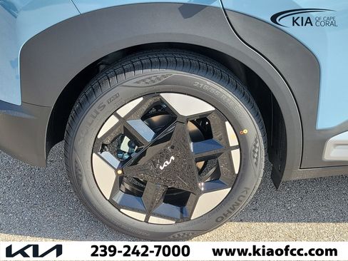 New 2027 Kia Seltos S FWD image 9