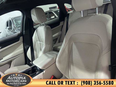 Used 2023 Jaguar F-PACE S image 10