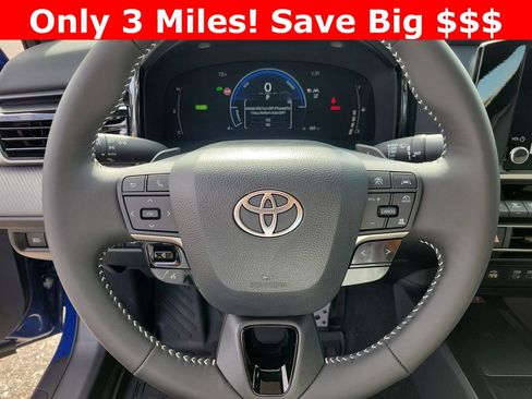 Used 2026 Toyota Camry SE image 19