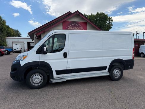 Used 2025 RAM ProMaster 2500 w/ U-Haul Equipment Group FWD image 2