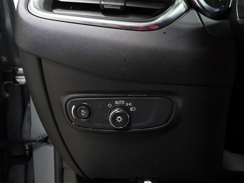 Used 2024 Chevrolet Equinox LT image 16