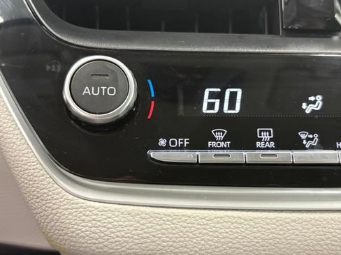 Used 2024 Toyota Corolla LE FWD image 24