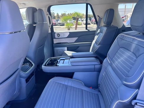 Certified 2024 Lincoln Navigator Black Label AWD/4WD image 3